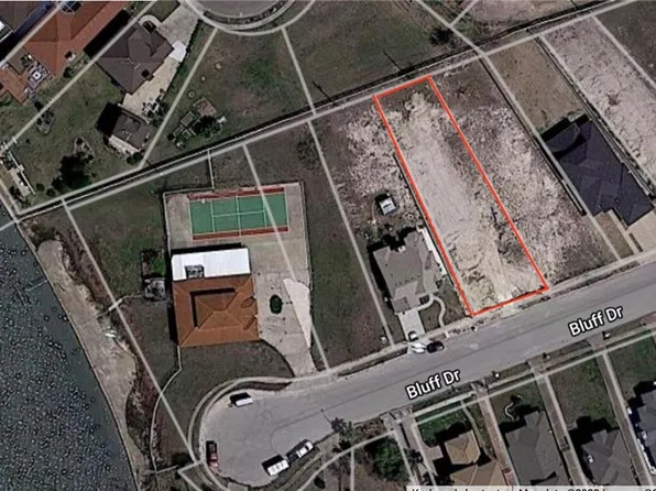 1009 Bluff Dr, Portland, TX 78374