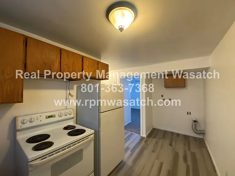 448 E Penney Ave — Photo 9
