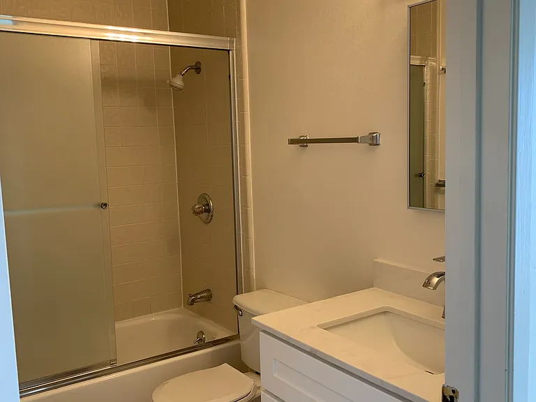 1929 California St #5 — Photo 16