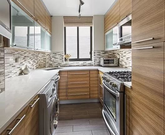 3rd image of 343 E 74th St APT 6-G