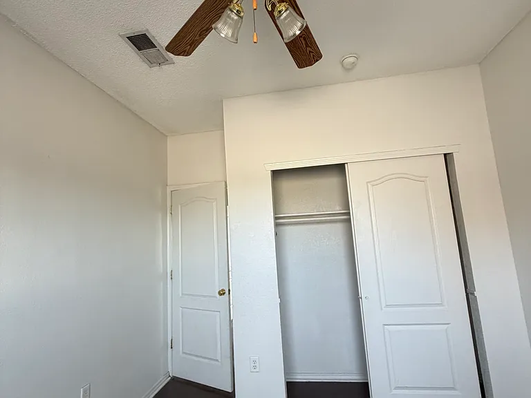 637 Villa Victoria Pl — Photo 15