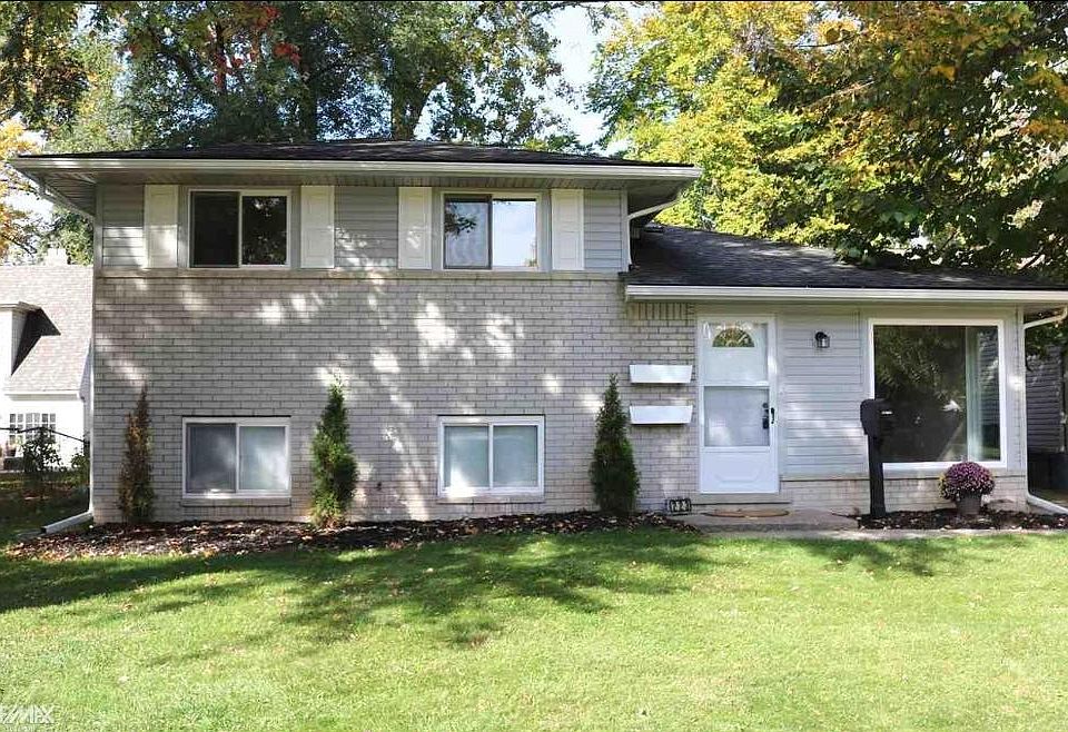 1st image of 223 Englewood Ave