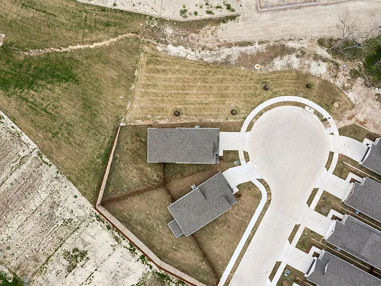 702 Dotty Dr — Photo 31