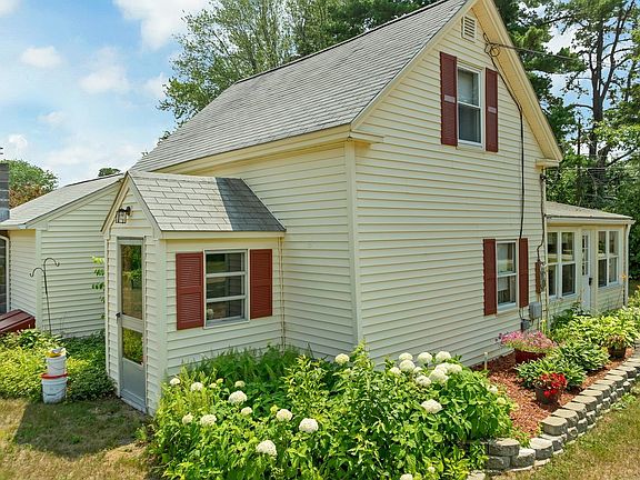 2nd image of 28 Salmon Falls Road