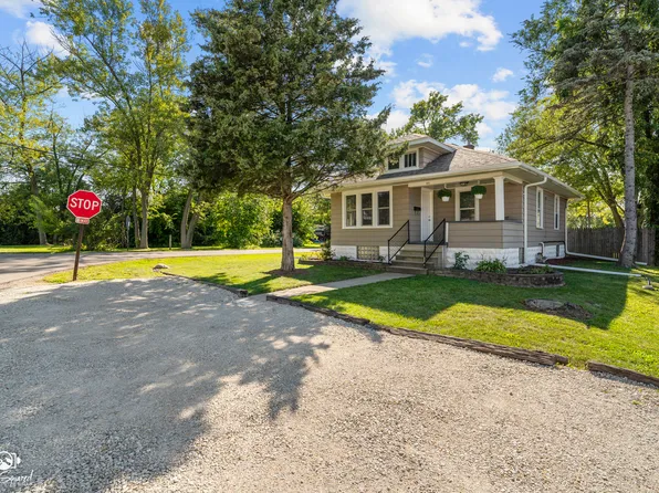 601 Cayuga St, Joliet, IL 60432