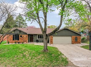 765 Hillcrest Dr, Greenwood, IN