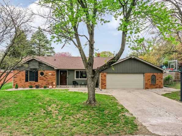 765 Hillcrest Dr, Greenwood, IN 46142