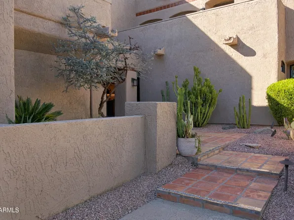 2626 E ARIZONA BILTMORE Circle #18, Phoenix, AZ 85016