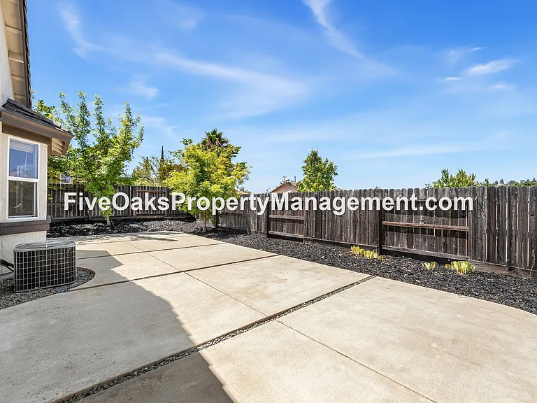 2242 Zittel Dr — Photo 21