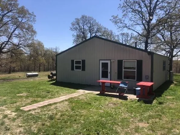 776 Cyrus Dr, Macks Creek, MO 65786
