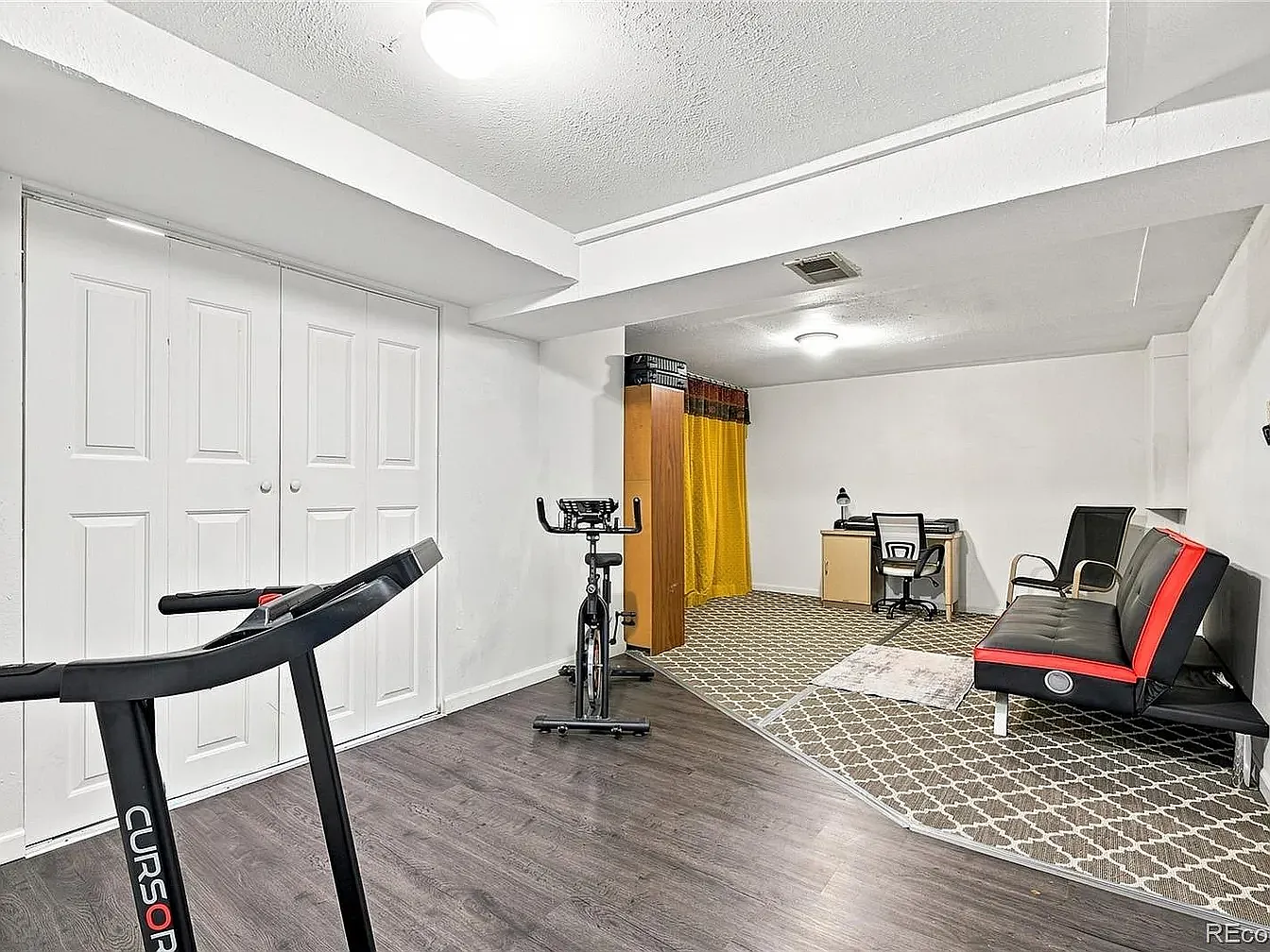 3 bed, 2287 sqft, $3,200 — Photo 4