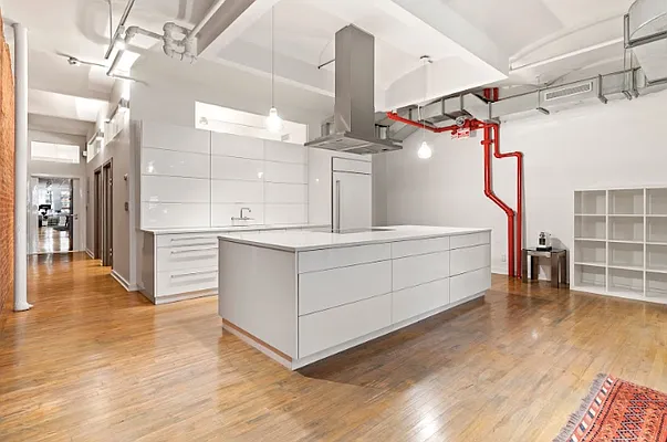 Sold by R New York | media 8