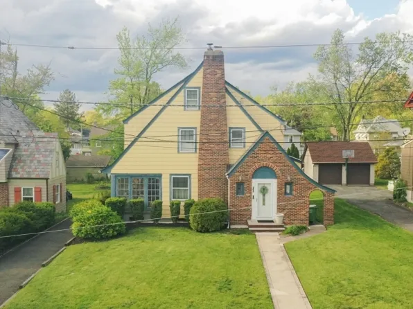 242 W 6Th Ave, Roselle Boro, NJ 07203