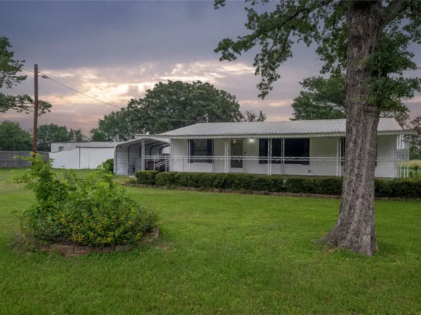 1522 W Woods Dr, Kemp, TX 75143