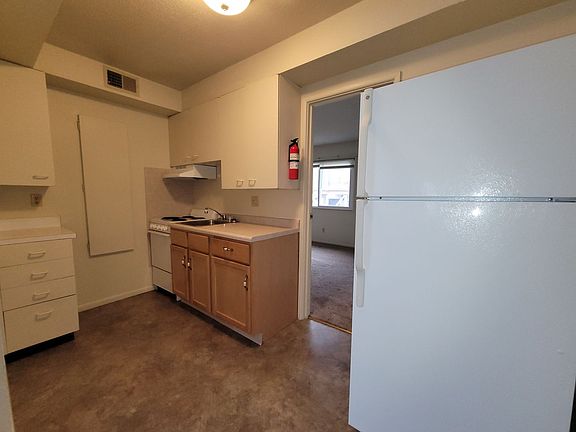 3rd image of 4509 Rushmore Dr NE APT 6
