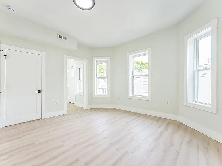47 Brackett St #3 — Photo 12