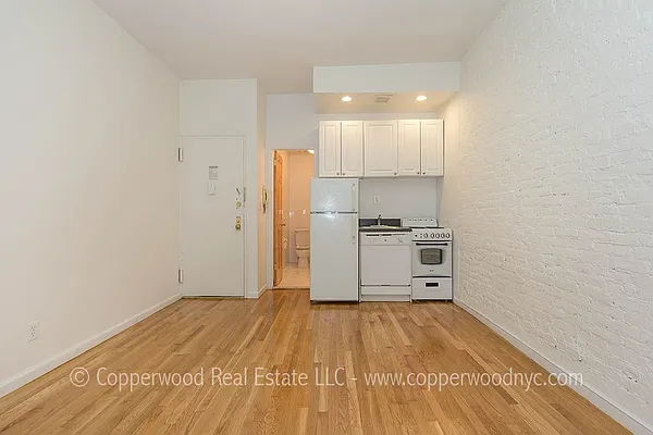 Rented by Copperwood Real Estate | media 10