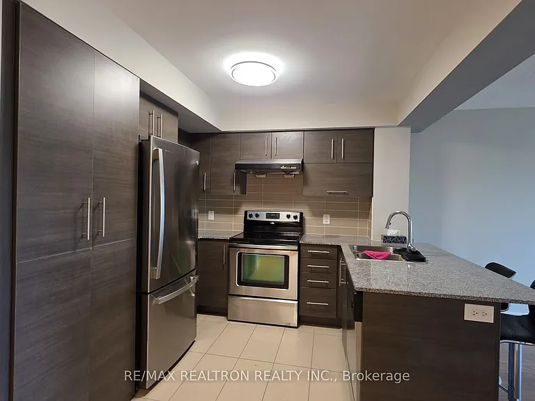 273 S Park Rd #501 — Photo 22