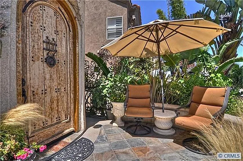 609 Frankfort Ave — Photo 2