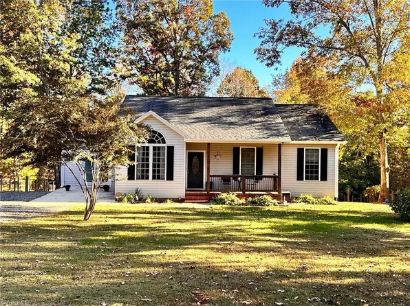 177 Falling Brook Rd, Stokesdale, NC 27357