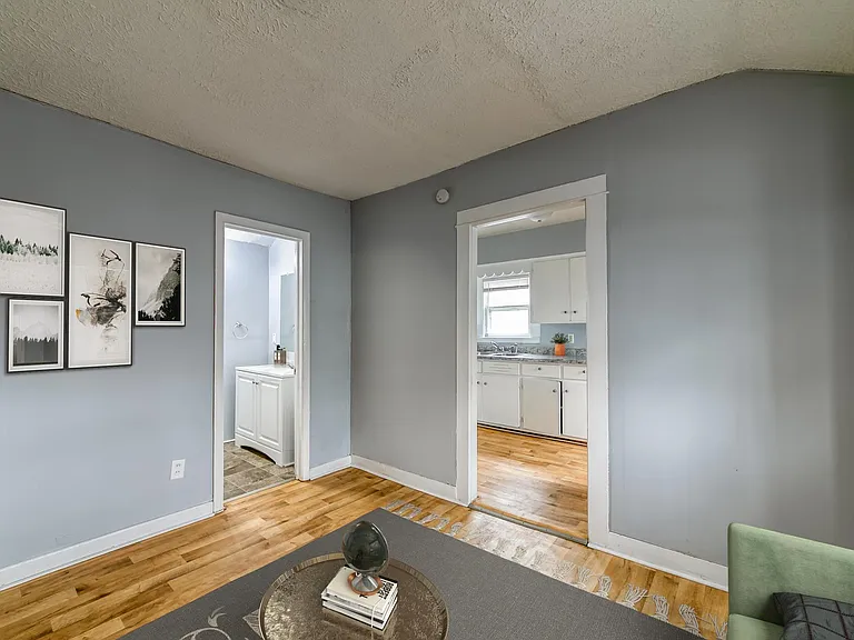224 Crest St #2 — Photo 3
