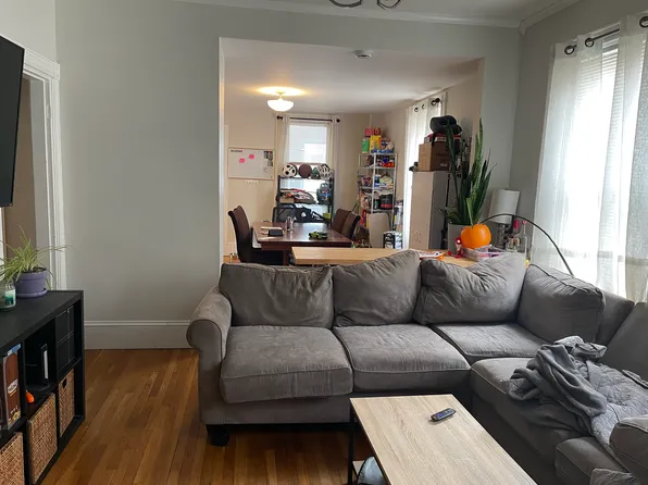 44 Berkeley St #1, Somerville, MA 02143