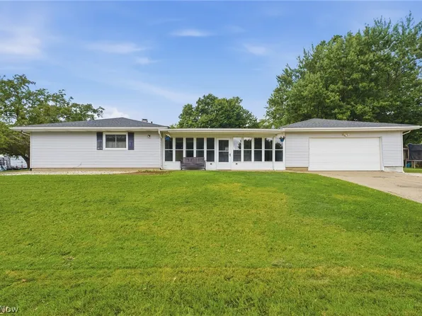 407 Dorwood Dr, Alliance, OH 44601