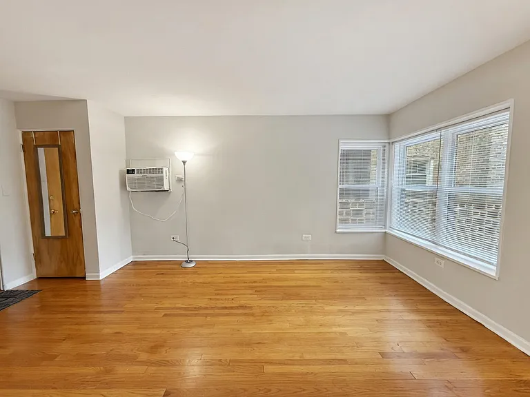 6535 N Mozart St #1F — Photo 6