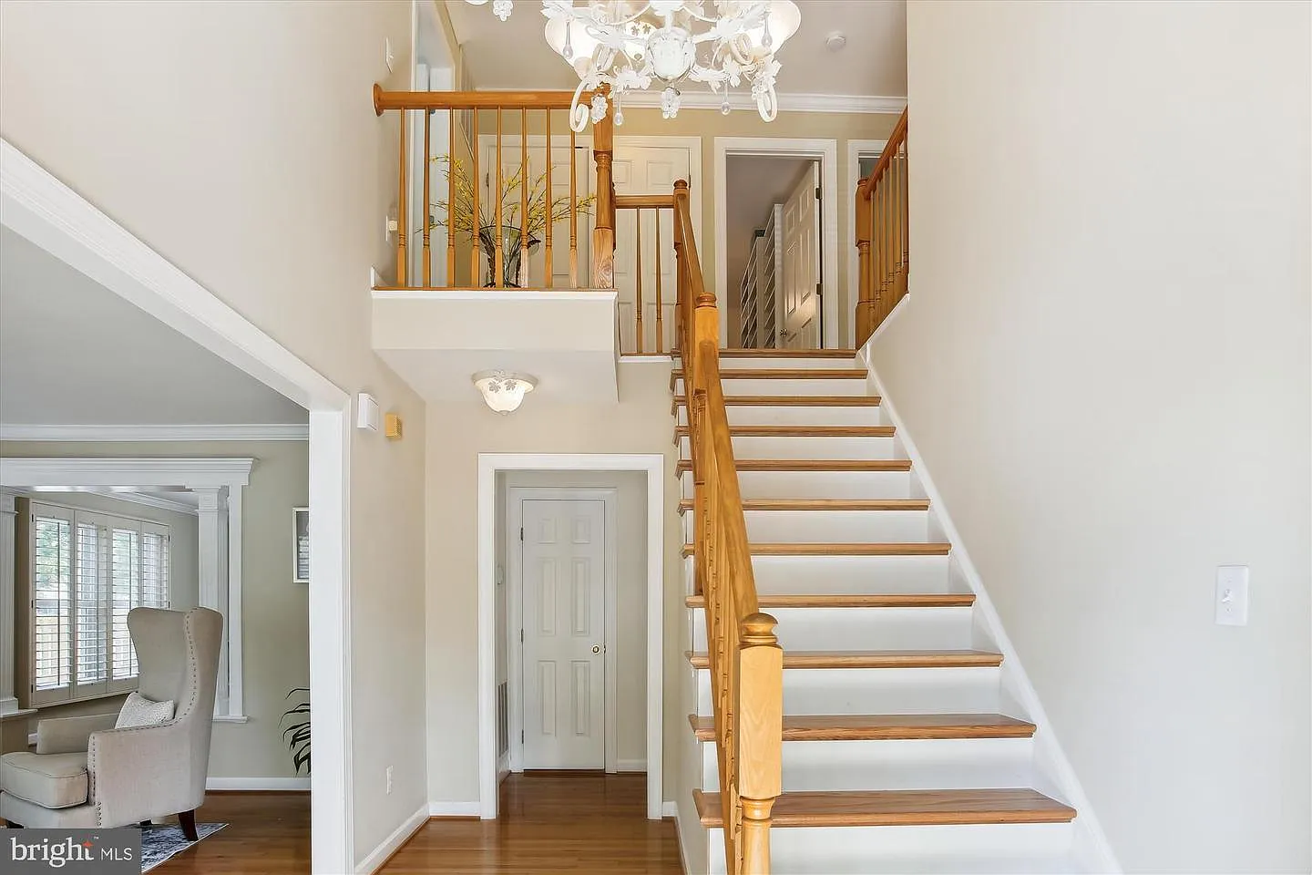 5 bed, 3500 sqft, $5,100 — Photo 2