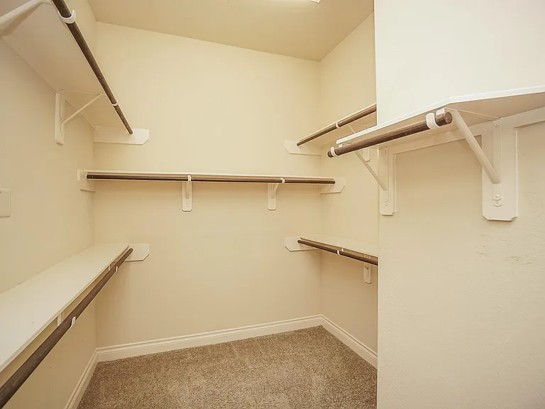 1215 Watercrest Park Ln — Photo 13
