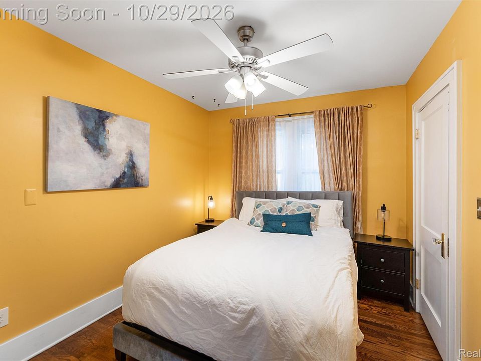 724 Gardenia Ave, photo 17
