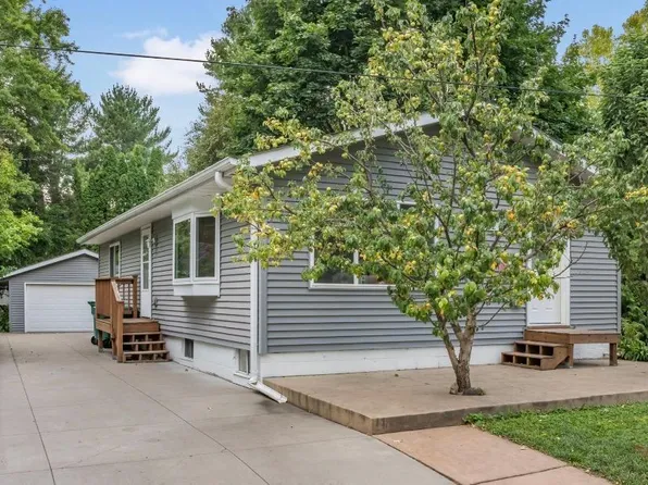 402 Sherburne St S, Stillwater, MN 55082