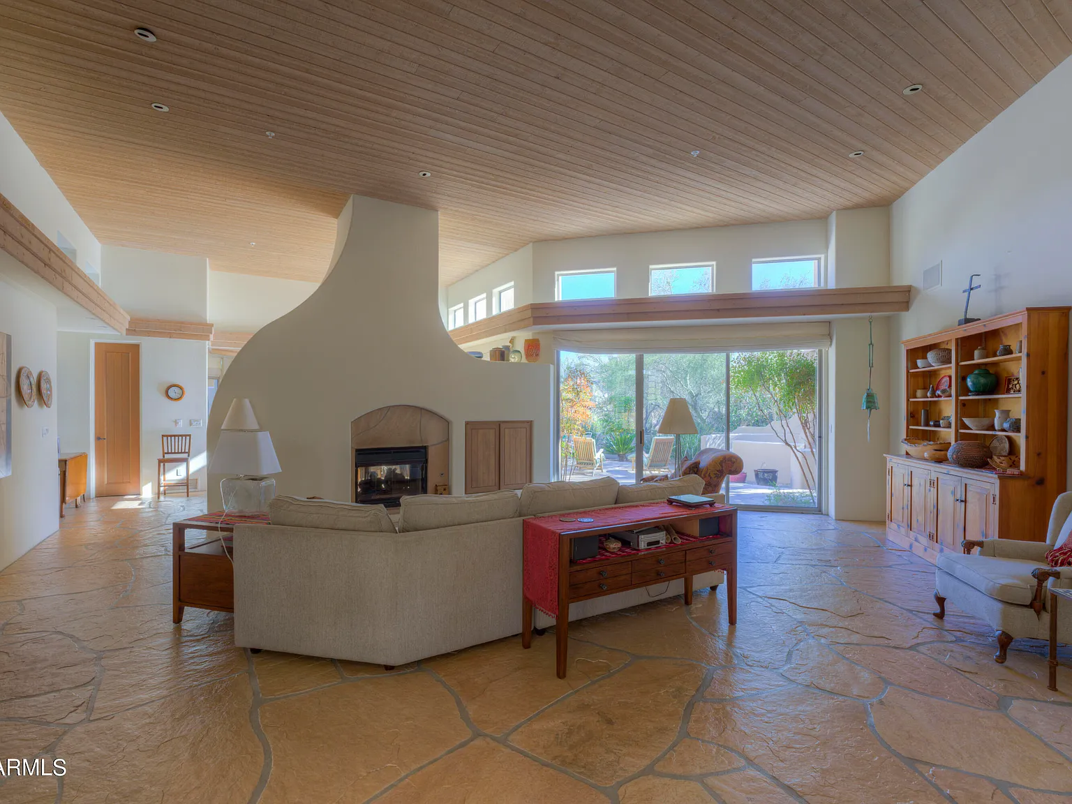 3 bed, 2.5 bath, 2557 sqft, $4,200 — Photo 3