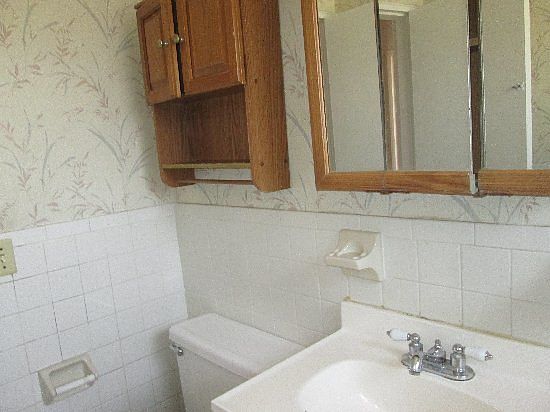 3rd image of 1411 N 69th Ter