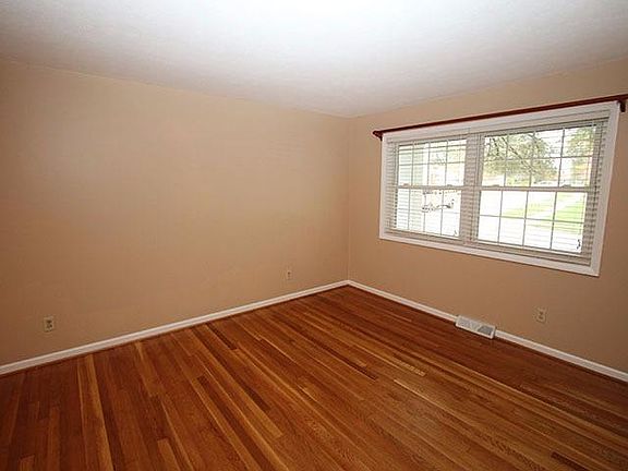 4th image of 602 Monticello Blvd
