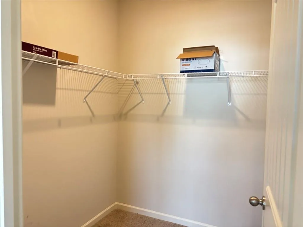 5 bed, 3.0 bath, 2835 sqft, $2,450 — Photo 4