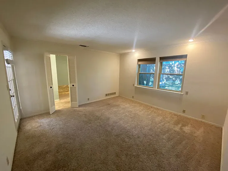 3616 Stagecoach Trl — Photo 17