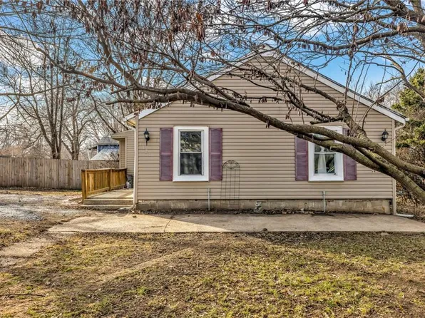 1124 S Haden St, Independence, MO 64050