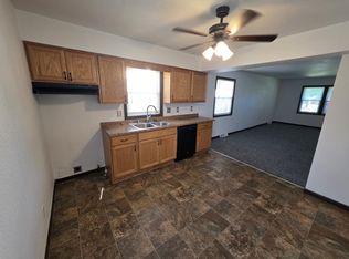 10413 W Kiehnau Ave, Milwaukee, WI 53224