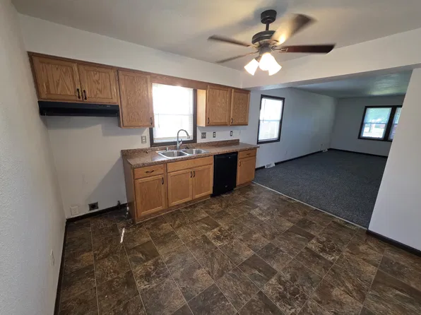 10413 W Kiehnau Ave, Milwaukee, WI 53224