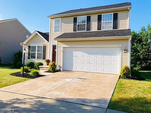1st image of 911 Woodfield Ln