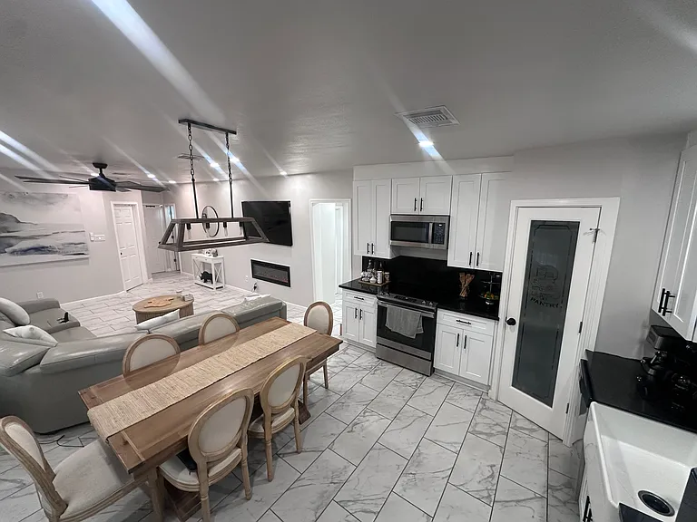 FM 1371 — Photo 4