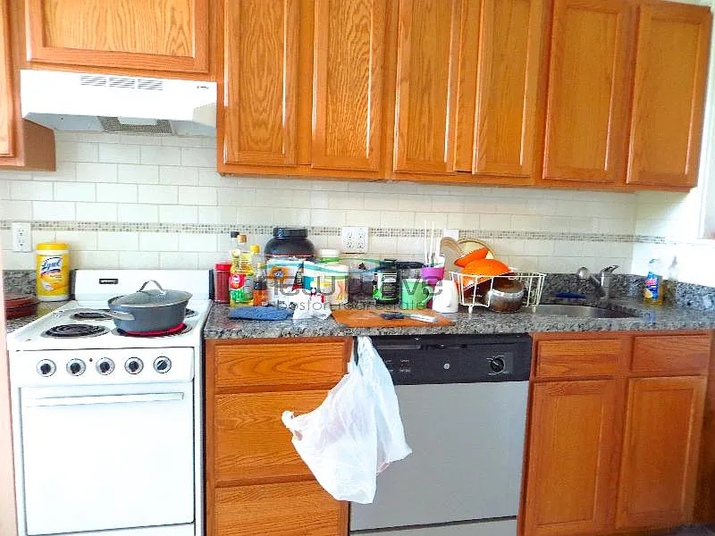Studio, 500 sqft, $2,500 — Photo 2