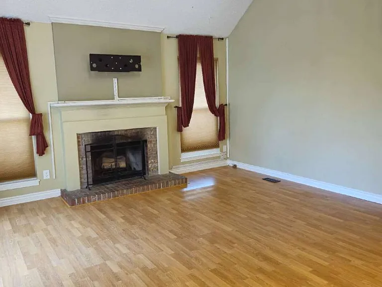 260 Greenway Cir W — Photo 10