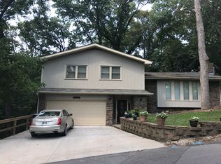 1504 Robinhood Rd, Bentonville, AR 72712