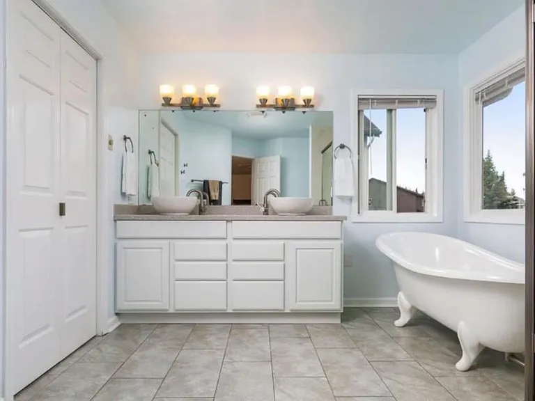 12134 Woodchase Cir — Photo 7