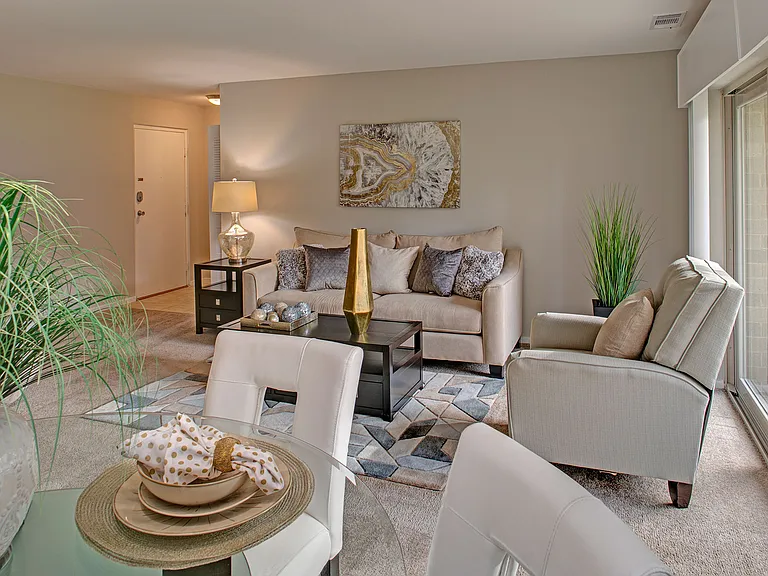 Oakcrest Towers — Photo 11