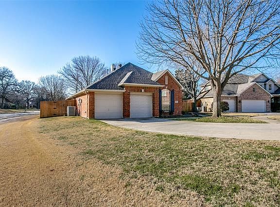 2nd image of 3701 Sidney Ln