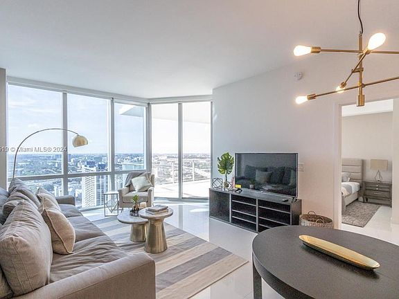 4th image of 851 NE 1st Ave Unit 3106