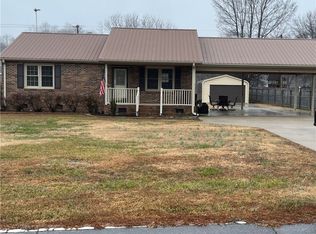 110 Pinson Dr, Honea Path, SC 29654